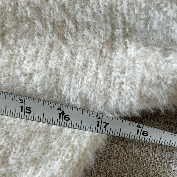 PLANET GOLD, V-NECK ,,FRONT DRAWSTRING SWEATER, IVORY COLOR ,SIZE SMALL - Picture 7 of 9